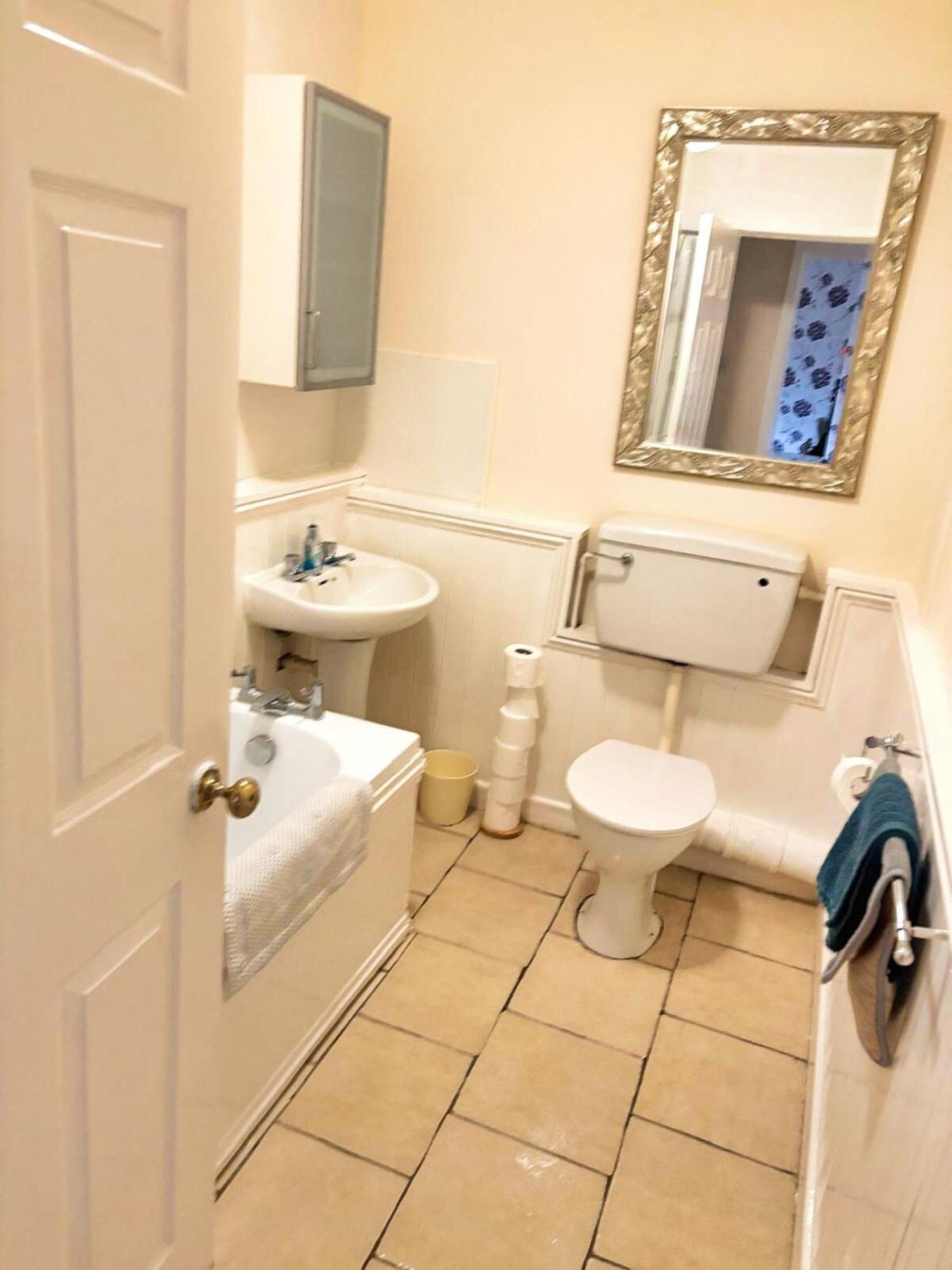 Doncaster - Boswell - Large Balcony Apartment - 2 Double Beds - 2 Bedrooms - Close To Town & Racecourse - Off Street Parking 2 Cars - Fast Wifi Екстер'єр фото
